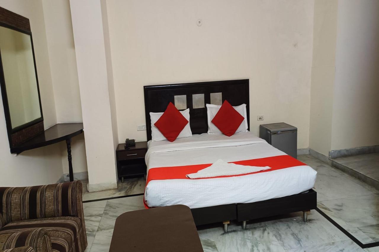Hotel Mandakini Palace Delhi Kültér fotó
